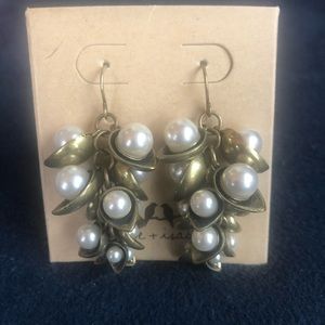 Pearl and leaf earrings